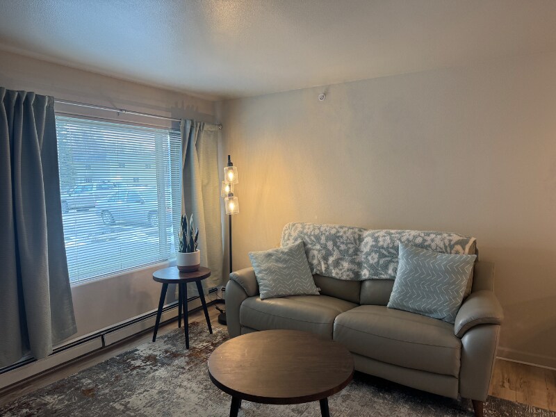7016 Weimer Rd in Anchorage, AK - Building Photo