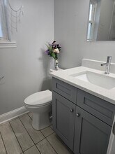5710 W Huron St, Unit 2 in Chicago, IL - Building Photo - Building Photo