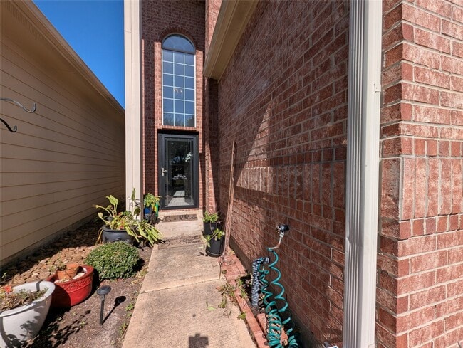 913 Sweet Pine Dr in Katy, TX - Foto de edificio - Building Photo