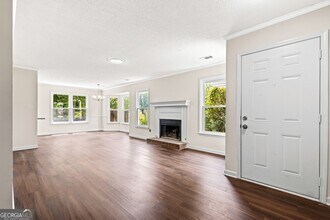 7973 Woodlake Dr in Riverdale, GA - Building Photo - Building Photo
