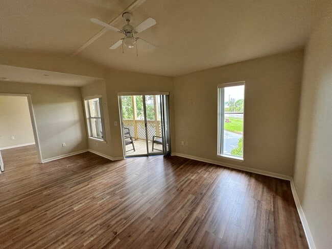 4863 Via Palm Lakes in West Palm Beach, FL - Building Photo - Building Photo