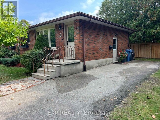 7 Golfview Rd in Guelph, ON - Building Photo - Building Photo