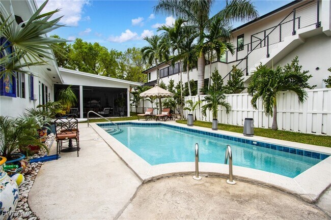 property at 359 2nd Ave N