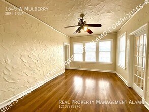 1645 W Mulberry Ave in San Antonio, TX - Building Photo - Building Photo
