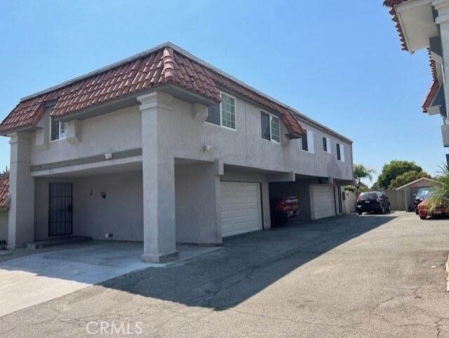 860 N Adele St, Unit B in Orange, CA - Building Photo