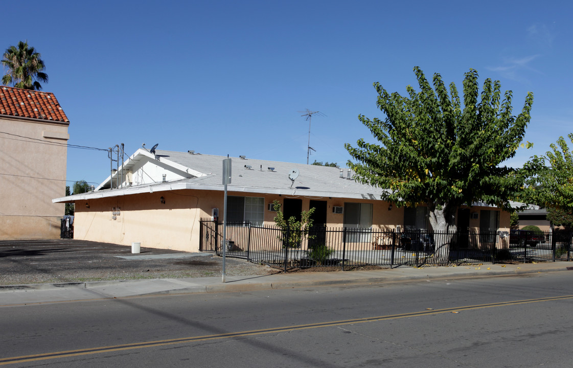 24321 Postal Ave in Moreno Valley, CA - Foto de edificio