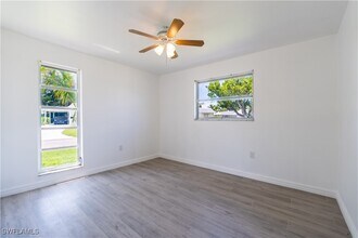 23 Kings Rd in Naples, FL - Building Photo - Building Photo