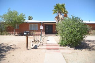 1711 N Mountain Ave in Tucson, AZ - Building Photo