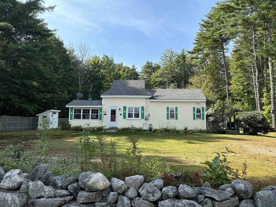 741 Christian Ridge Rd in Wolfeboro, NH - Building Photo