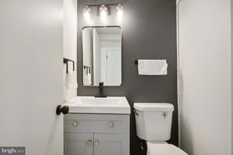 2400 Kilpatrick Pl in Dumfries, VA - Foto de edificio - Building Photo