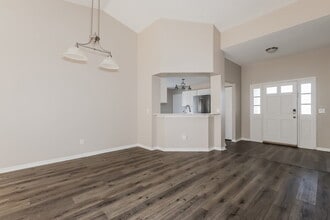 9726 Cypress Pond Ave in Tampa, FL - Building Photo - Building Photo