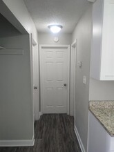 2322 W St John St in Tampa, FL - Building Photo - Building Photo