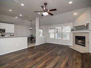 5908 Stirrup Iron Dr in Fort Worth, TX - Foto de edificio - Building Photo