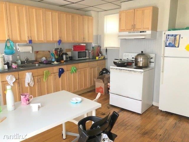 361 Beacon St-Unit -Apt 1 in Somerville, MA - Building Photo