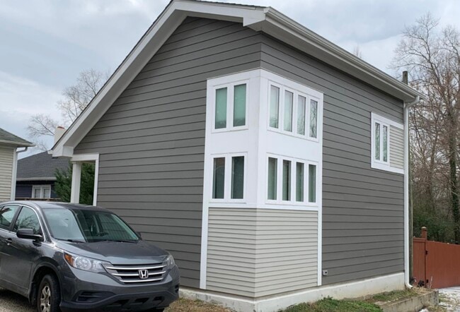 1302 W Club Blvd in Durham, NC - Foto de edificio - Building Photo