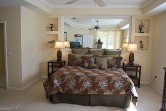1585 Winding Oaks Way in Naples, FL - Foto de edificio - Building Photo