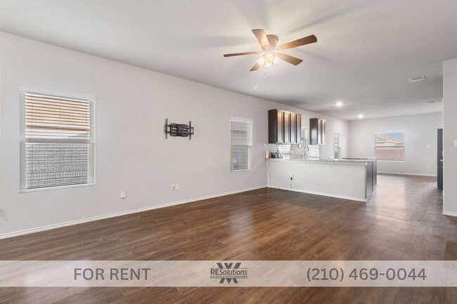 13550 Lily Ln in Saint Hedwig, TX - Building Photo - Building Photo