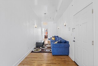 231 Grand St in Hoboken, NJ - Building Photo - Building Photo