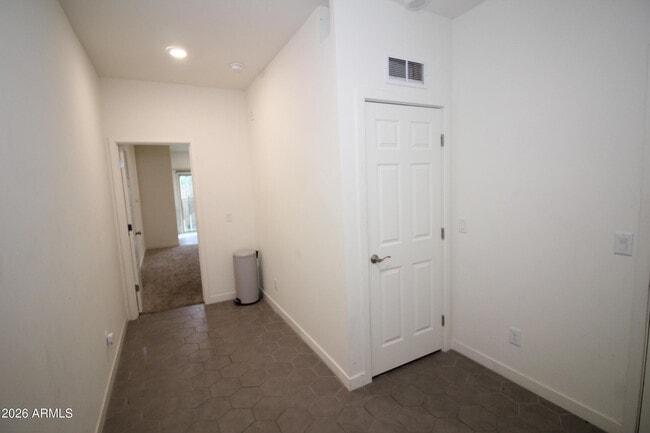 2215 W Harmont Dr in Phoenix, AZ - Building Photo - Building Photo