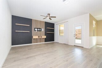 10104 Tidwell St in Krugerville, TX - Building Photo - Building Photo