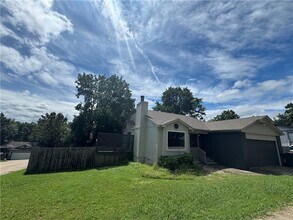 1109 E Township St in Fayetteville, AR - Building Photo - Building Photo