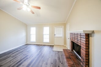 6845 Dunbarton Dr in Horn Lake, MS - Building Photo - Building Photo