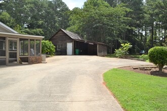 1375 Nelms Dr in Decatur, GA - Building Photo - Building Photo