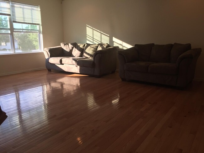 4 Liam St in Somerset, NJ - Building Photo - Building Photo
