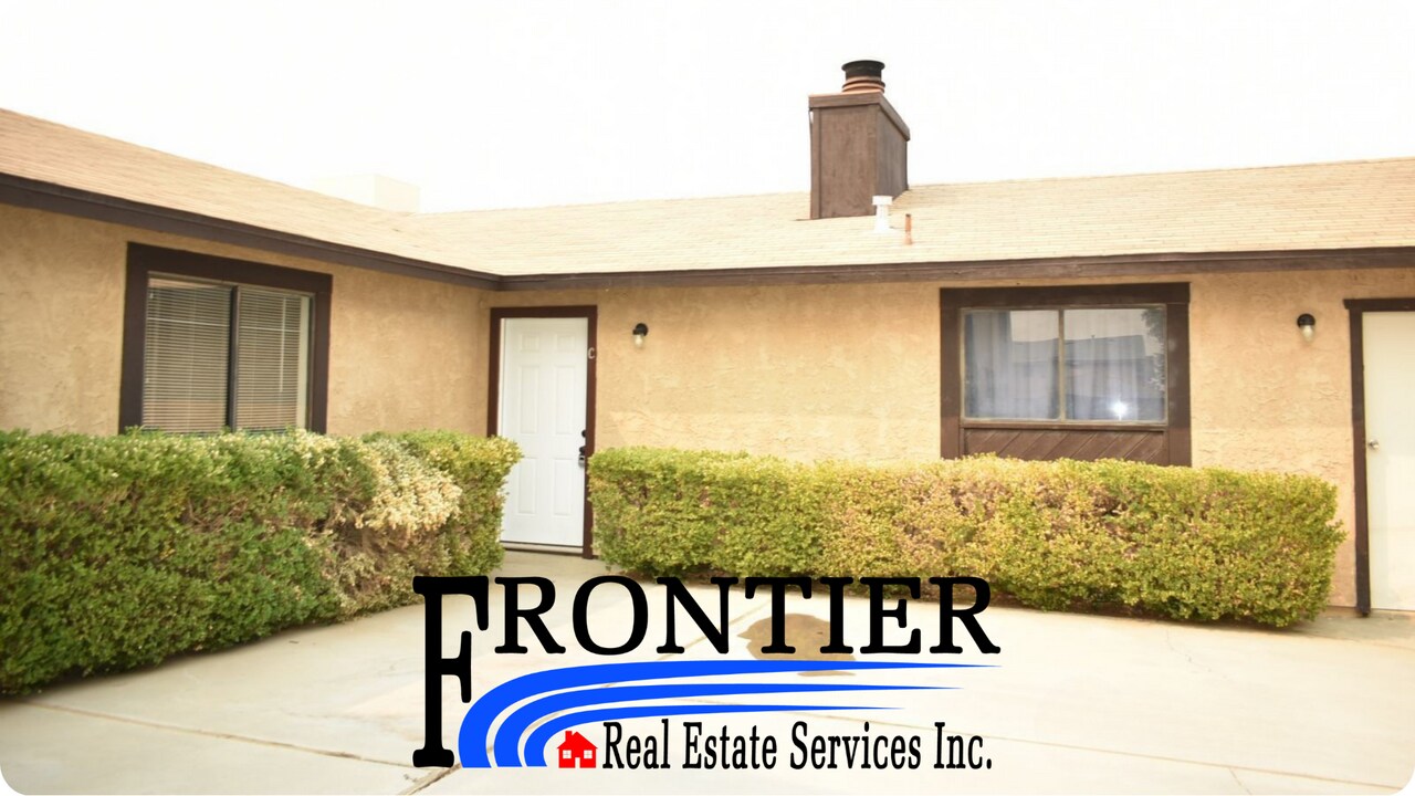 1605 N Erwin St in Ridgecrest, CA - Foto de edificio