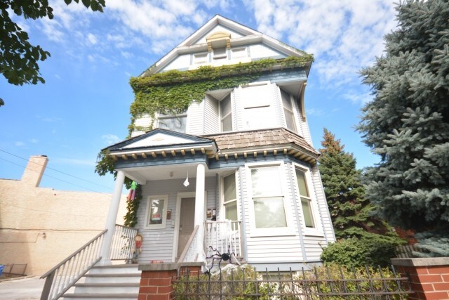 1916 W Byron St-Unit -2 in Chicago, IL - Building Photo