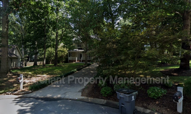 property at 7 Waxwing Ct