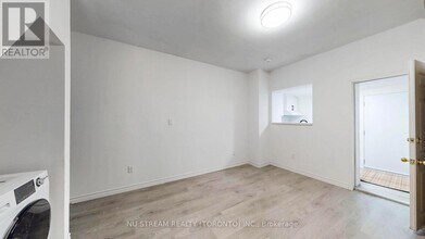 393 Jones Ave in Toronto, ON - Building Photo - Building Photo