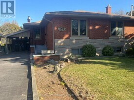 137 Birkdale Rd in Toronto, ON - Building Photo