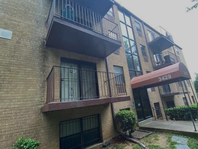 property at 3429 5th St SE