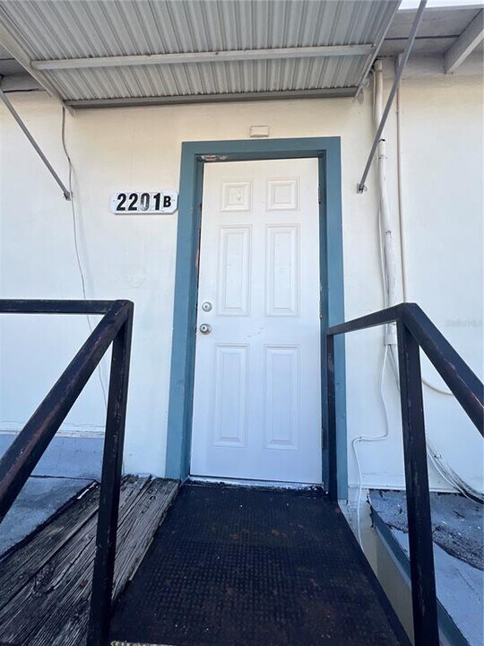 2235 W Old US Hwy 441 in Mount Dora, FL - Building Photo