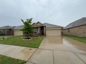 9724 Buffalo Rdg Rd in Crowley, TX - Building Photo