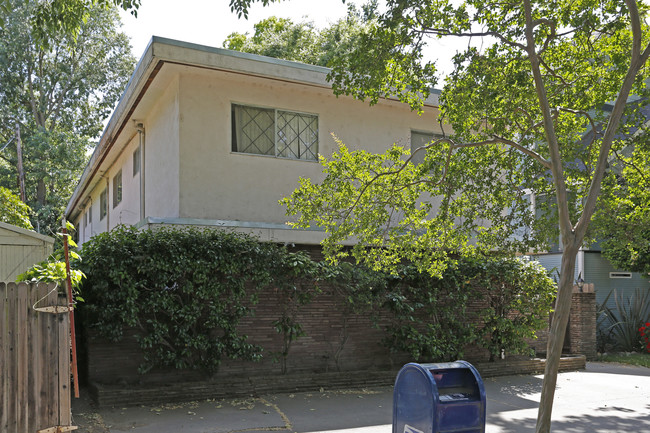 2322 C St in Sacramento, CA - Building Photo - Building Photo