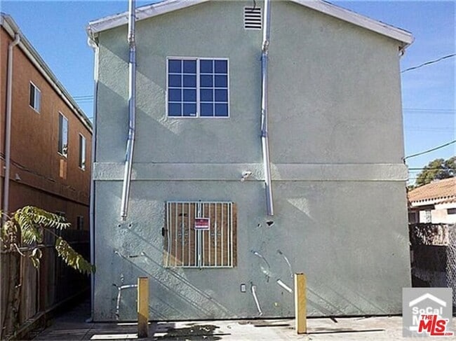 property at 10376 Wilmington Ave
