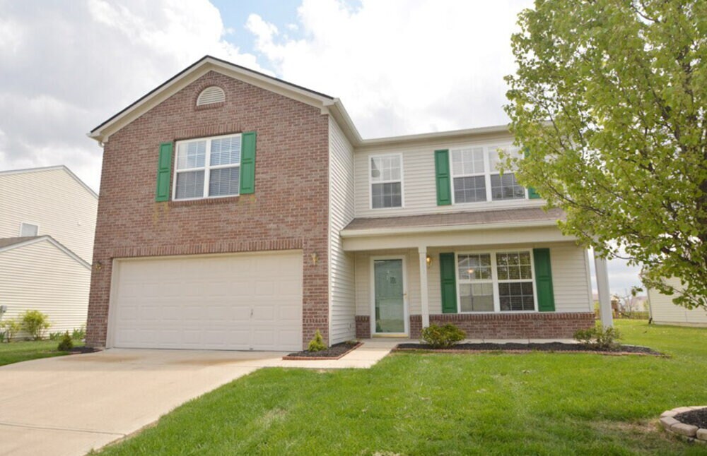 841 Durham Way in Greenwood, IN - Building Photo
