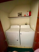 4921 Plum Ave in Mount Shasta, CA - Foto de edificio - Building Photo