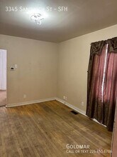 3345 Sandwich St. in Windsor, ON - Building Photo - Building Photo