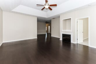 304 Draba Ln in Locust Grove, GA - Building Photo - Building Photo