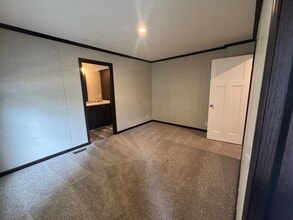 72 Borman Ave in Flushing, MI - Building Photo - Building Photo