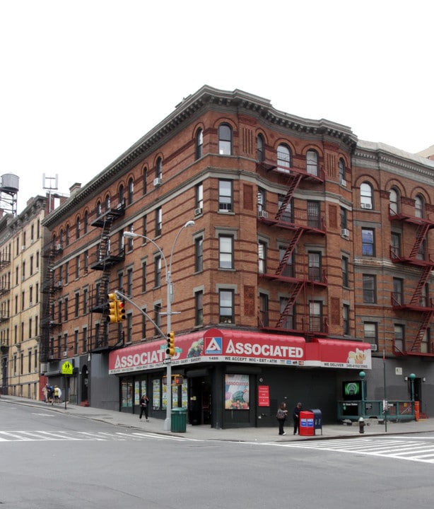 1486 Lexington Ave in New York, NY - Foto de edificio