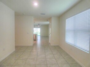 17014 Oval Rum Dr in Wimauma, FL - Building Photo - Building Photo