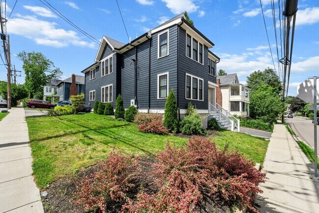 118 Spring St in Watertown, MA - Building Photo - Building Photo
