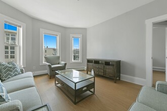 553 Dorchester Ave in Boston, MA - Building Photo - Building Photo