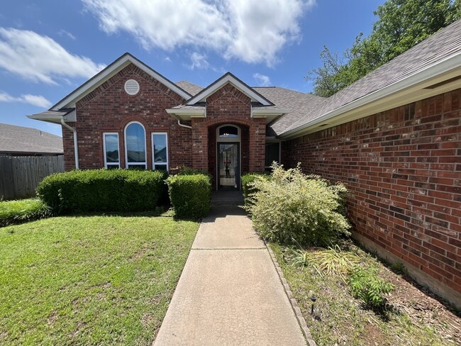 property at 826 Woodward Ave
