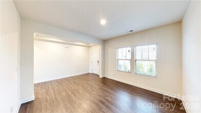 4500 Collingham Dr in Charlotte, NC - Building Photo - Building Photo