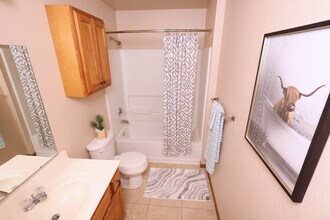 Stone Pointe Apartments in Manhattan, KS - Foto de edificio - Building Photo